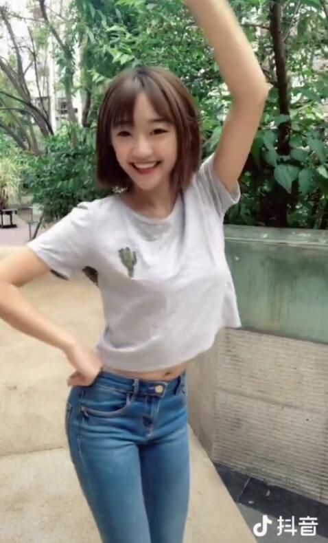 抖音代古拉K真实姓名个人资料简介 代古拉K微博跳舞视频生活照